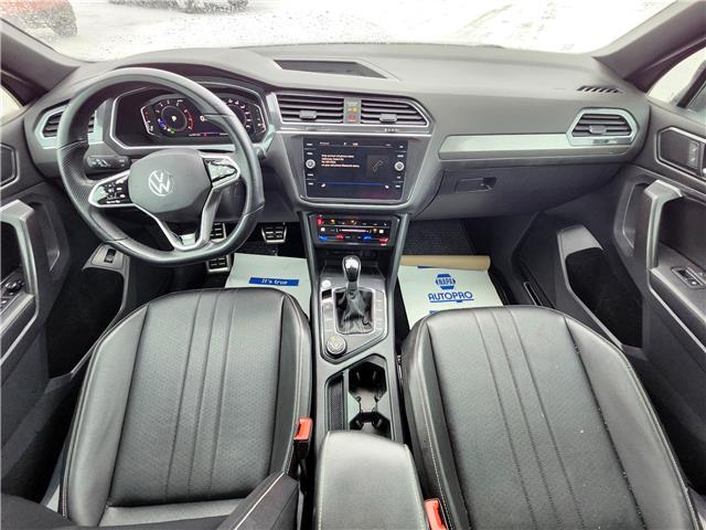 2022 Volkswagen Tiguan Comfortline R-Line Black Edition (Stk: J25107-1) in Brandon - Image 11 of 22
