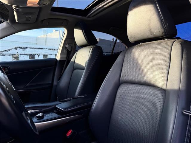 2019 Lexus IS 300 Base (Stk: 251082C) in Calgary - Image 6 of 16