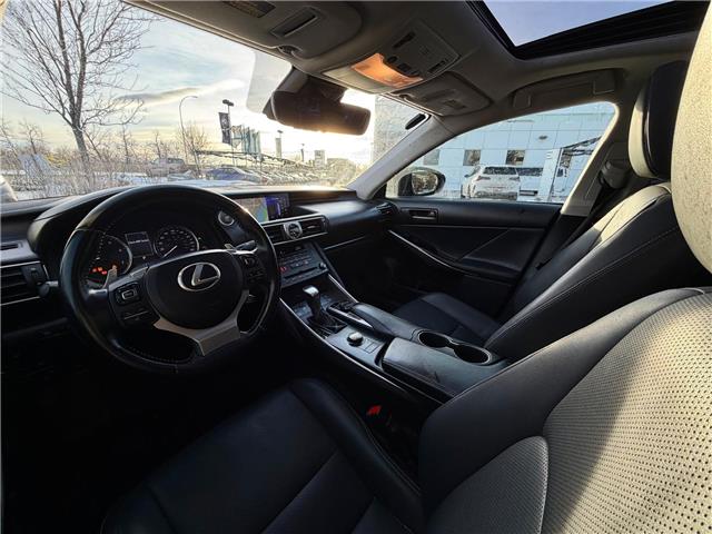 2019 Lexus IS 300 Base (Stk: 251082C) in Calgary - Image 7 of 16