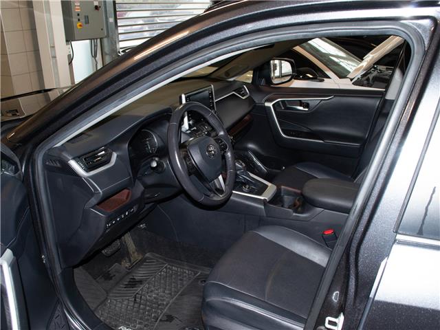 2021 Toyota RAV4 Limited (Stk: P20736) in Kingston - Image 9 of 14