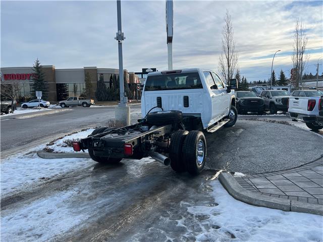2026 GMC Sierra 3500HD Chassis SLE (Stk: TF185139) in Calgary - Image 5 of 21 2026 GMC Sierra 3500HD Chassis SLE (Stk: TF185139) in Calgary - Image 5 of 21