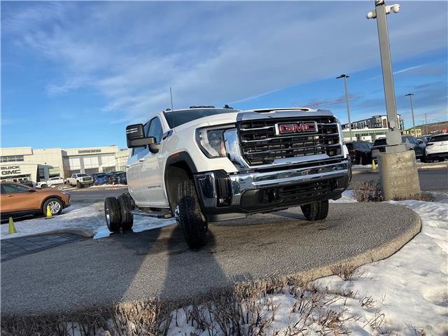 2026 GMC Sierra 3500HD Chassis SLE (Stk: TF185139) in Calgary - Image 7 of 21 2026 GMC Sierra 3500HD Chassis SLE (Stk: TF185139) in Calgary - Image 7 of 21