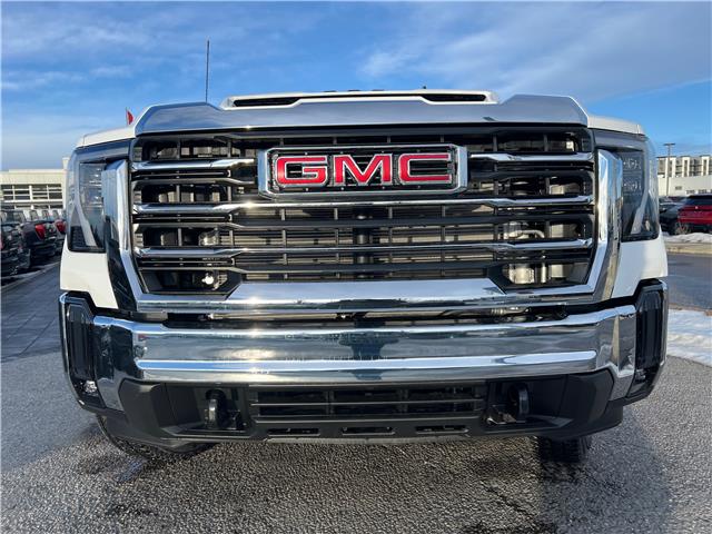 2026 GMC Sierra 3500HD Chassis SLE (Stk: TF185139) in Calgary - Image 8 of 21 2026 GMC Sierra 3500HD Chassis SLE (Stk: TF185139) in Calgary - Image 8 of 21