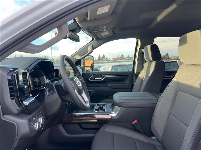 2026 GMC Sierra 3500HD Chassis SLE (Stk: TF185139) in Calgary - Image 12 of 21 2026 GMC Sierra 3500HD Chassis SLE (Stk: TF185139) in Calgary - Image 12 of 21