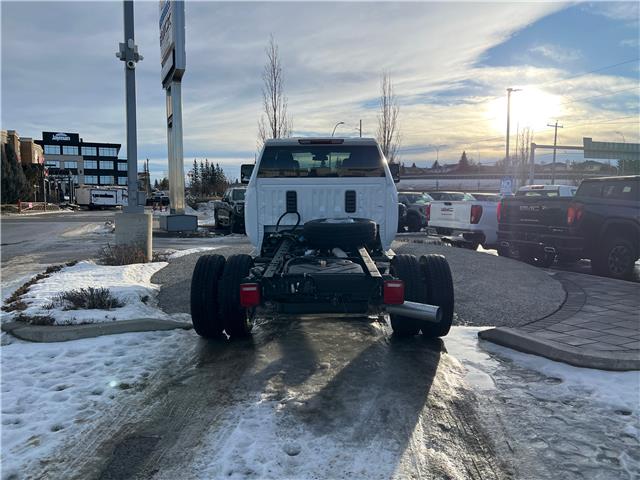 2026 GMC Sierra 3500HD Chassis SLE (Stk: TF185139) in Calgary - Image 21 of 21 2026 GMC Sierra 3500HD Chassis SLE (Stk: TF185139) in Calgary - Image 21 of 21