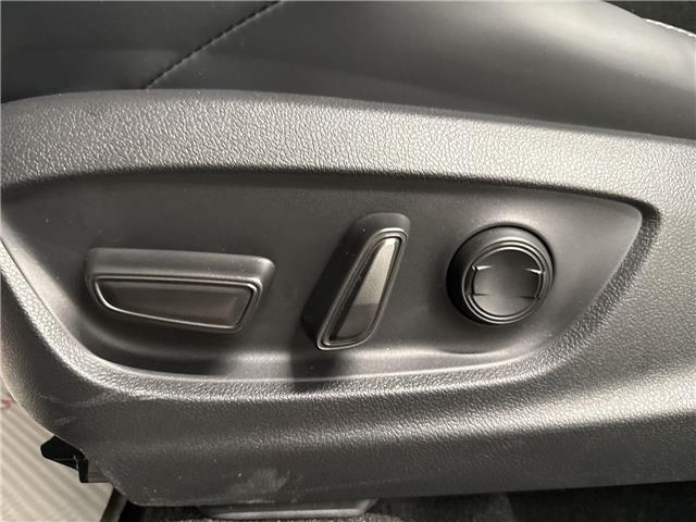 2026 Toyota bZ XLE (Stk: 11105477) in Markham - Image 17 of 33