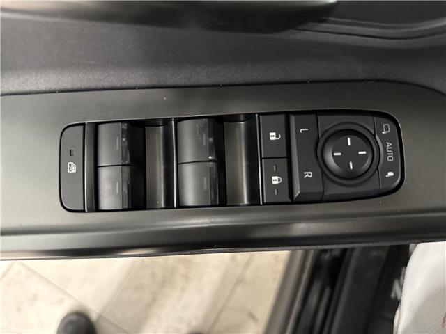 2026 Toyota bZ XLE (Stk: 11105477) in Markham - Image 18 of 33