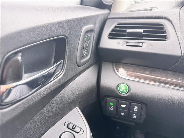 2016 Honda CR-V Touring (Stk: U5668A) in London - Image 9 of 21