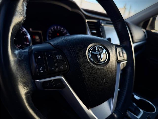 2017 Toyota Highlander Limited (Stk: 260311A) in Calgary - Image 11 of 19
