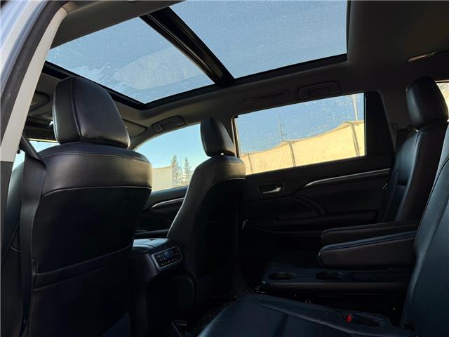 2017 Toyota Highlander Limited (Stk: 260311A) in Calgary - Image 16 of 19