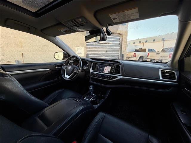 2017 Toyota Highlander Limited (Stk: 260311A) in Calgary - Image 9 of 19