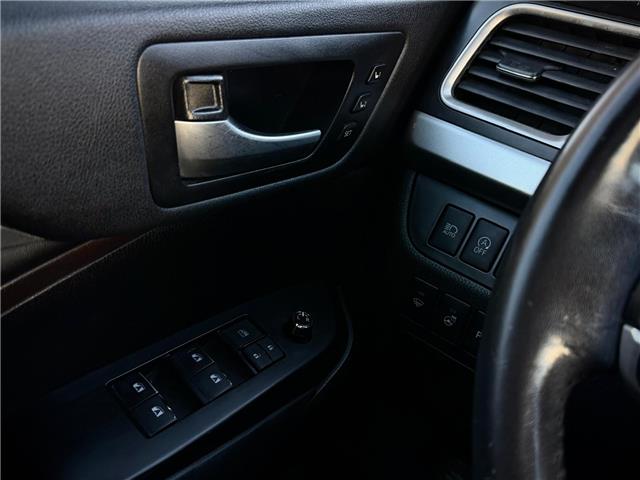 2017 Toyota Highlander Limited (Stk: 260311A) in Calgary - Image 12 of 19