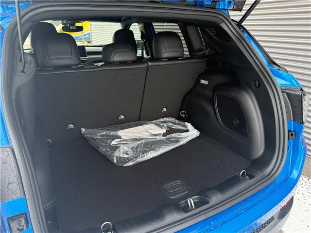 2026 Jeep Compass Trailhawk (Stk: 26112) in London - Image 7 of 15