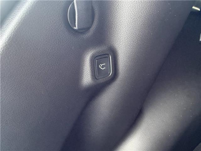 2026 Jeep Compass Trailhawk (Stk: 26112) in London - Image 8 of 15