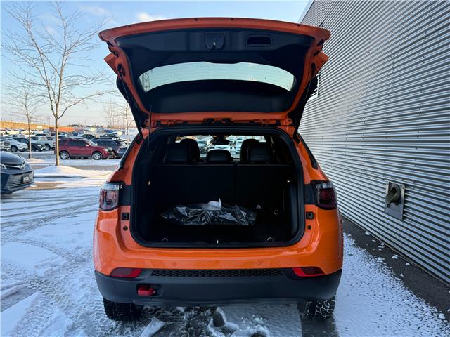 2026 Jeep Compass Trailhawk (Stk: 26111) in London - Image 6 of 14