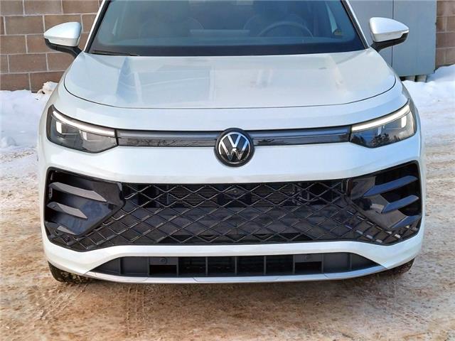 2026 Volkswagen Tiguan Highline Turbo R-Line (Stk: 260161) in Regina - Image 5 of 39