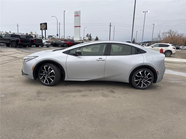 2026 Toyota Prius Plug-In Hybrid XSE (Stk: 3067818) in Cranbrook - Image 2 of 20