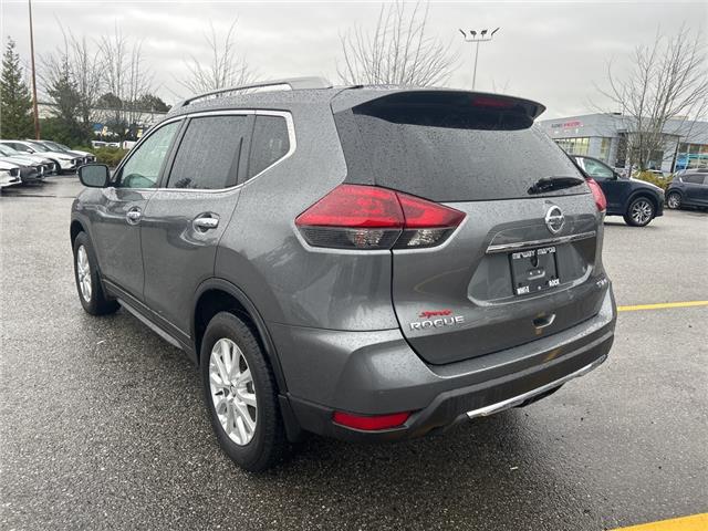 2018 Nissan Rogue SV (Stk: 685829J) in Surrey - Image 3 of 15