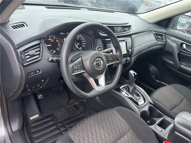 2018 Nissan Rogue SV (Stk: 685829J) in Surrey - Image 8 of 15