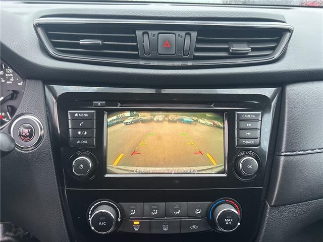 2018 Nissan Rogue SV (Stk: 685829J) in Surrey - Image 13 of 15