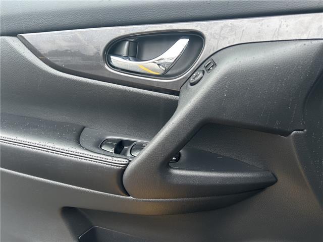 2018 Nissan Rogue SV (Stk: 685829J) in Surrey - Image 14 of 15