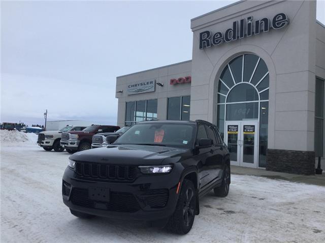 2023 Jeep Grand Cherokee Laredo (Stk: EE004A) in Swan River - Image 1 of 22
