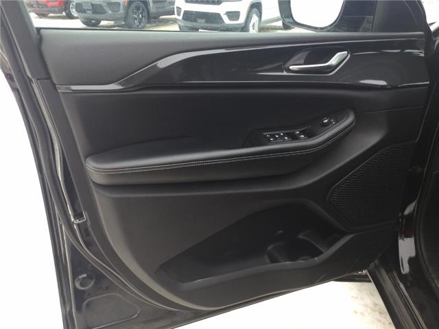 2023 Jeep Grand Cherokee Laredo (Stk: EE004A) in Swan River - Image 20 of 22