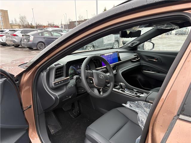 2026 Toyota Crown Signia Limited (Stk: 26108) in Bowmanville - Image 6 of 7