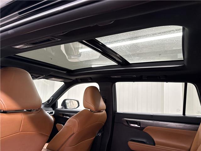 2023 Toyota Highlander Limited (Stk: 11U4312) in Markham - Image 32 of 37