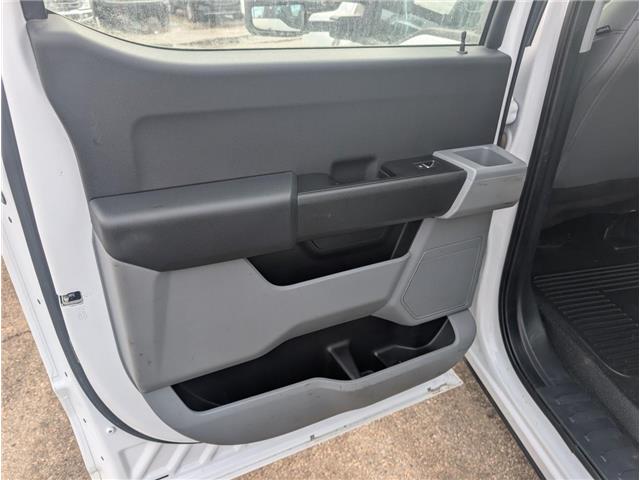 2023 Ford F-550 Chassis XL (Stk: 19378) in Calgary - Image 15 of 25