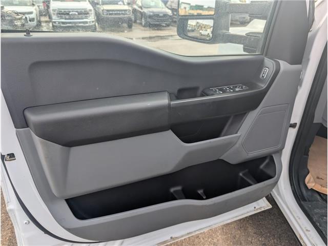 2023 Ford F-550 Chassis XL (Stk: 19378) in Calgary - Image 18 of 25