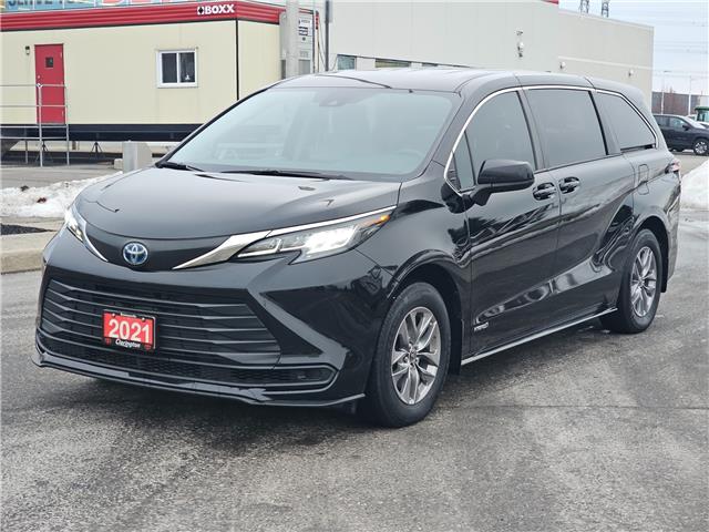 2021 Toyota Sienna LE 8-Passenger (Stk: 25638A) in Bowmanville - Image 2 of 28