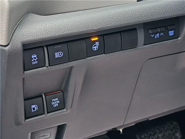 2021 Toyota Sienna LE 8-Passenger (Stk: 25638A) in Bowmanville - Image 13 of 28