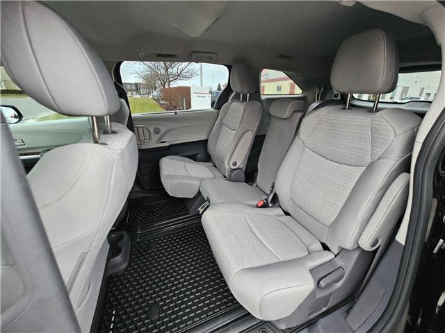 2021 Toyota Sienna LE 8-Passenger (Stk: 25638A) in Bowmanville - Image 20 of 28