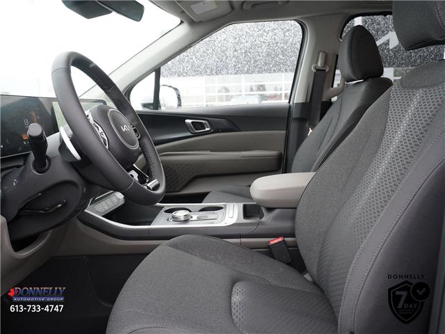 2026 Kia Carnival Hybrid LX+ (Stk: KA202) in Kanata - Image 10 of 26 2026 Kia Carnival Hybrid LX+ (Stk: KA202) in Kanata - Image 10 of 26
