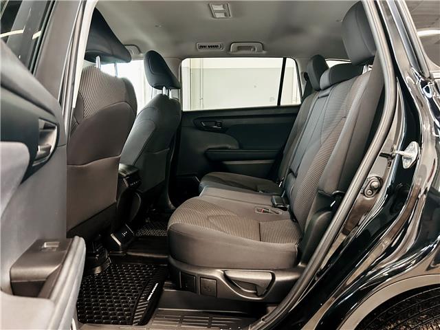 2022 Toyota Highlander LE (Stk: V3342) in Prince Albert - Image 6 of 11