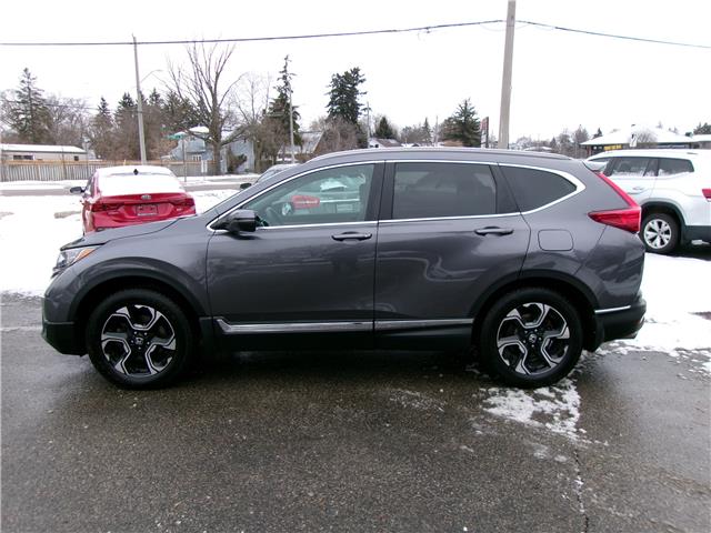 2017 Honda CR-V Touring in Kitchener - Image 3 of 29