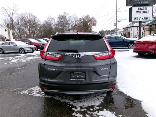 2017 Honda CR-V Touring in Kitchener - Image 5 of 29