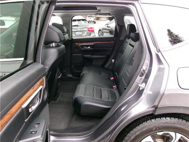 2017 Honda CR-V Touring in Kitchener - Image 15 of 29