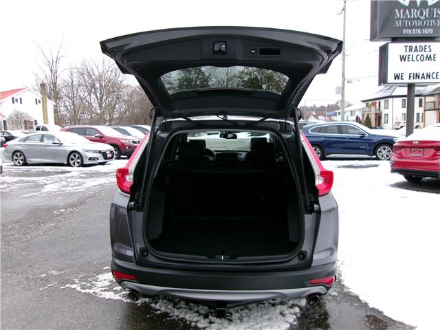 2017 Honda CR-V Touring in Kitchener - Image 16 of 29