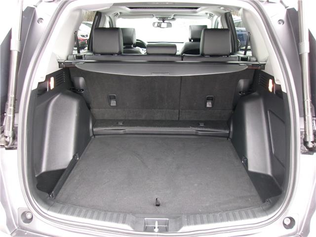 2017 Honda CR-V Touring in Kitchener - Image 17 of 29