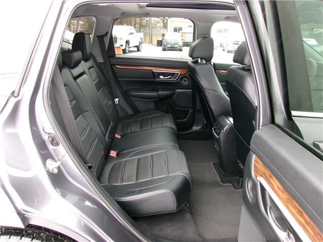 2017 Honda CR-V Touring in Kitchener - Image 20 of 29