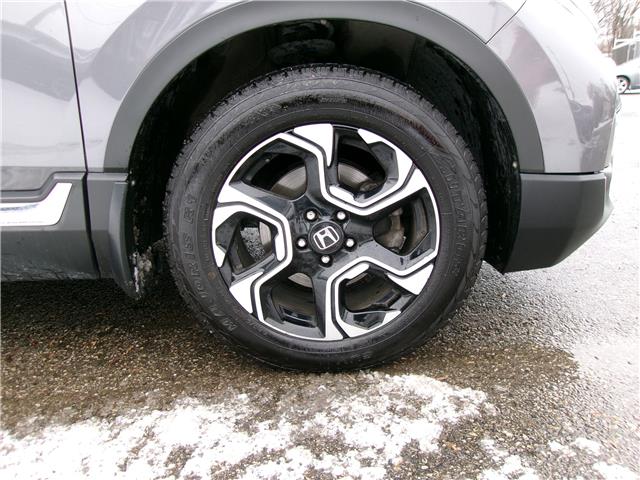 2017 Honda CR-V Touring in Kitchener - Image 24 of 29