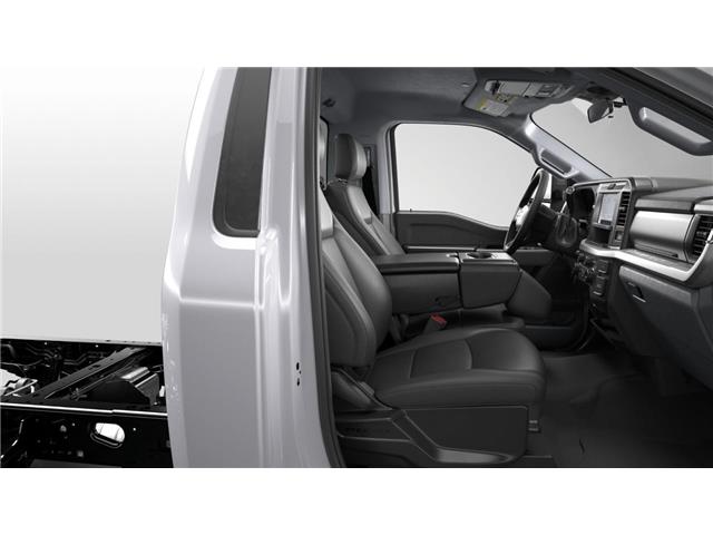 2026 Ford F-550 Chassis XLT (Stk: F5HR623T) in Melfort - Image 6 of 7