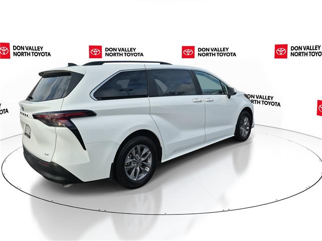2025 Toyota Sienna LE 8-Passenger (Stk: 10119613A) in Markham - Image 8 of 33
