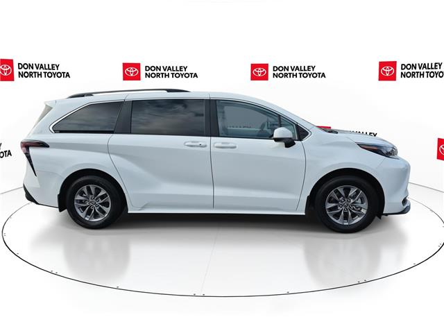 2025 Toyota Sienna LE 8-Passenger (Stk: 10119613A) in Markham - Image 9 of 33