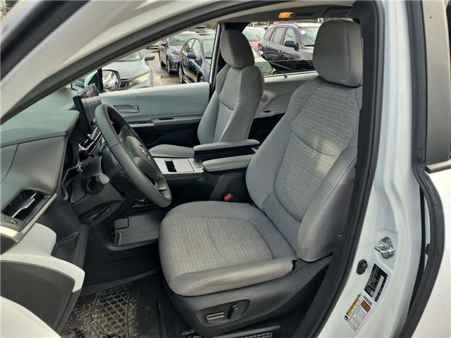2025 Toyota Sienna LE 8-Passenger (Stk: 10119613A) in Markham - Image 11 of 33