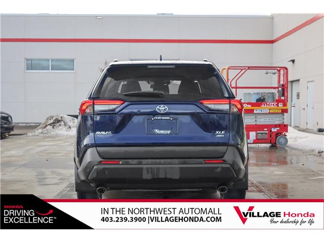 2021 Toyota RAV4 XLE (Stk: B9018) in Calgary - Image 8 of 33
