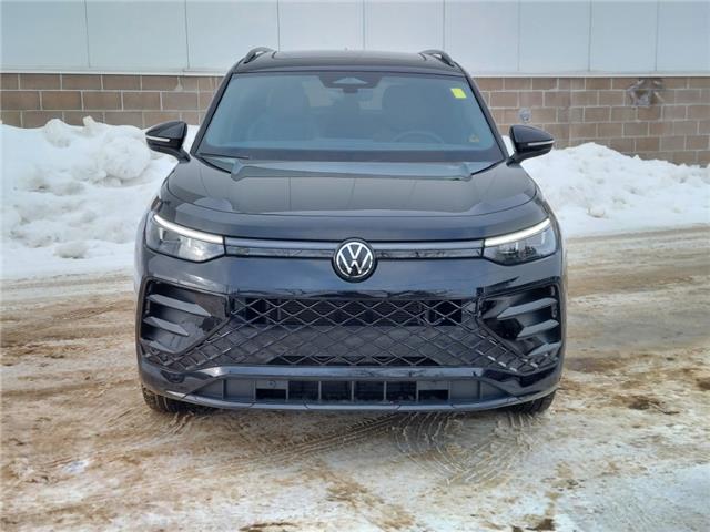 2026 Volkswagen Tiguan Comfortline R-Line Black Edition (Stk: 260167) in Regina - Image 2 of 39