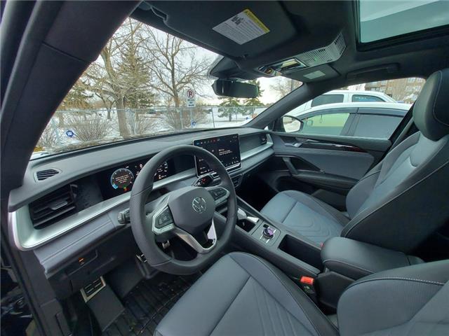 2026 Volkswagen Tiguan Comfortline R-Line Black Edition (Stk: 260167) in Regina - Image 17 of 39